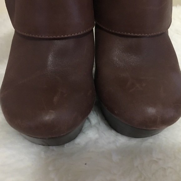 Auri Marilyn Platform Bootie - Picture 7 of 8